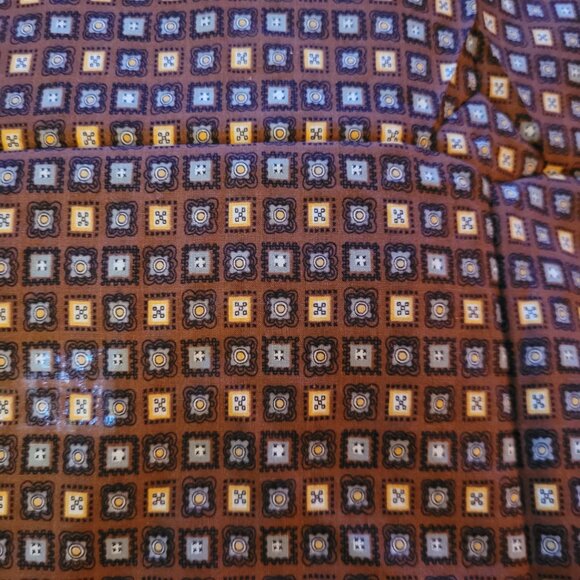 Vintage Tiny Floral in Squares on Brown Background 27" x 35" - Picture 2 of 3